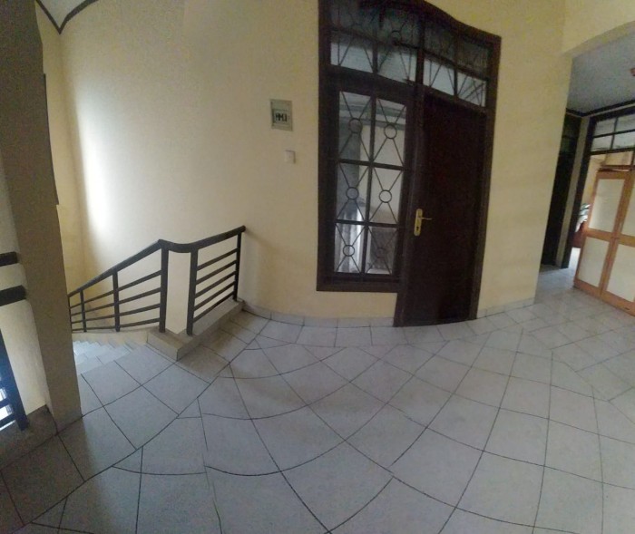 Rumah disewakan di Beverly Lippo Cikarang